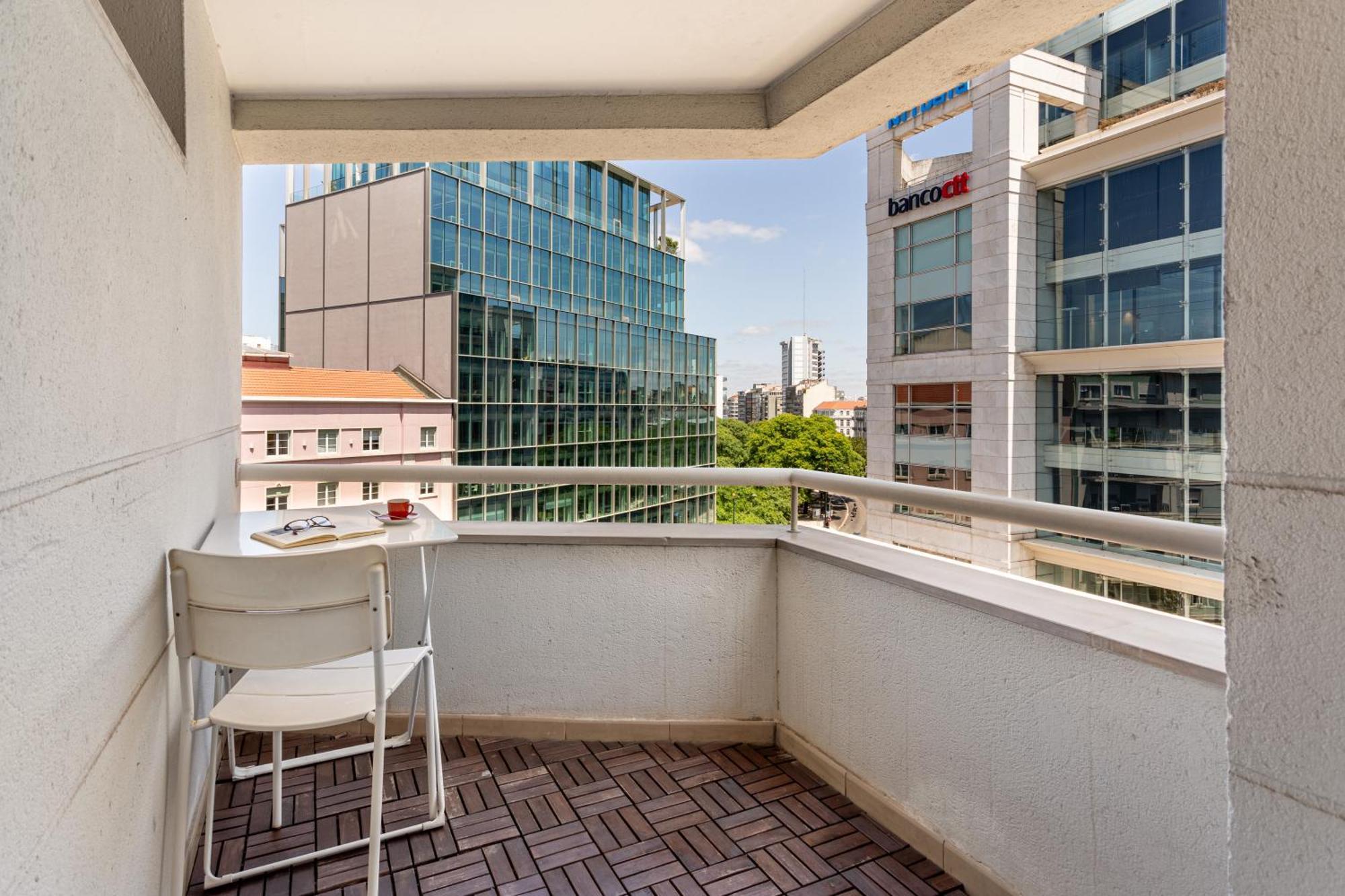 Saldanha Retreat 2br & Parking By Host For Us * Lisboa