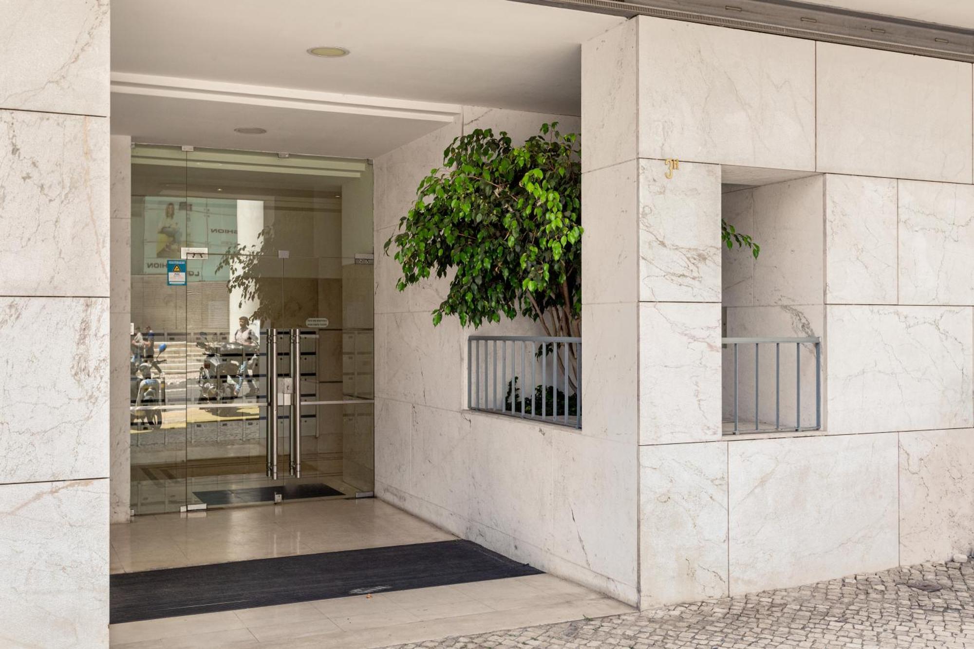 Saldanha Retreat 2br & Parking By Host For Us * Lisboa